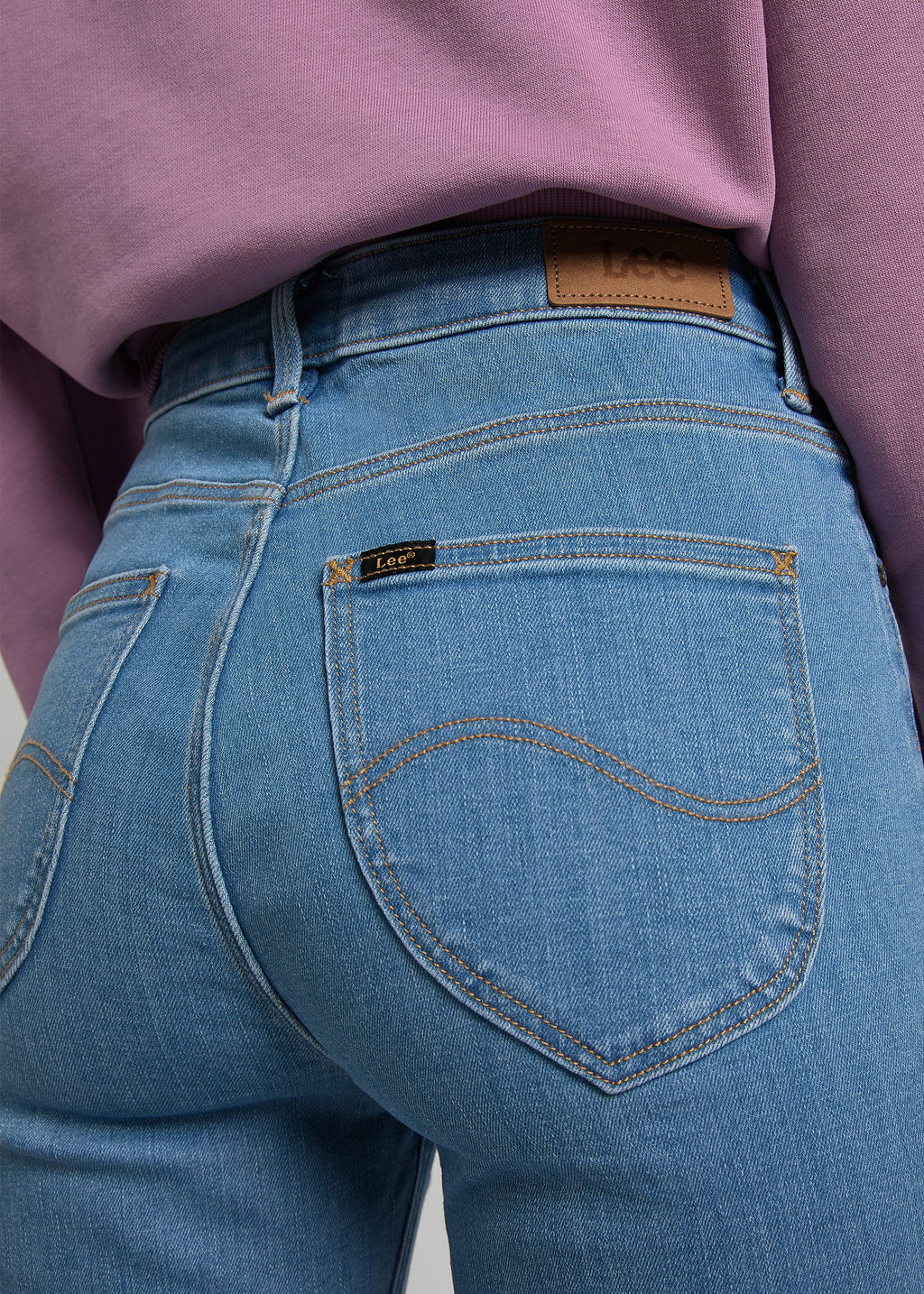 Джинсы женские