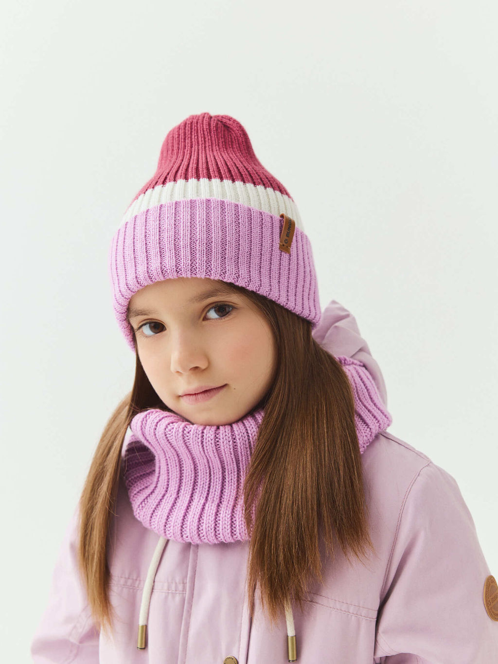 Шапка тыква из смесовой шерсти однослойная Колор блок "Брусника"