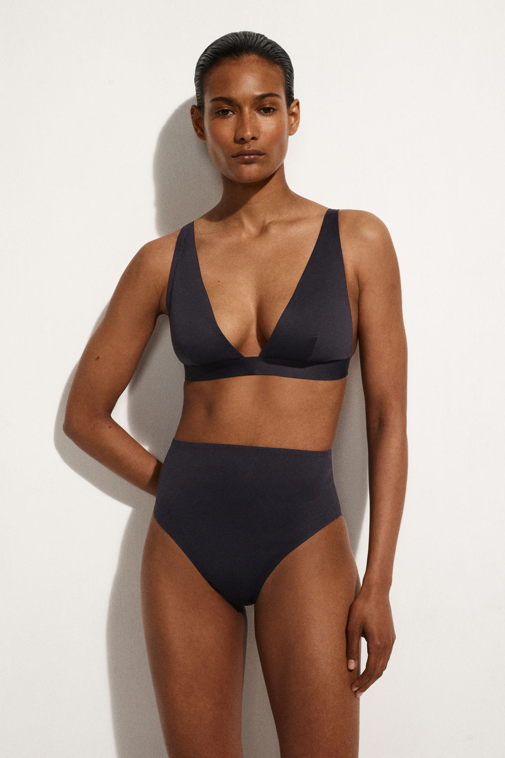 BRAGUITAS DE BIKINI CINTURA ALTA EFECTO NEOPRENO - H&m фото 3