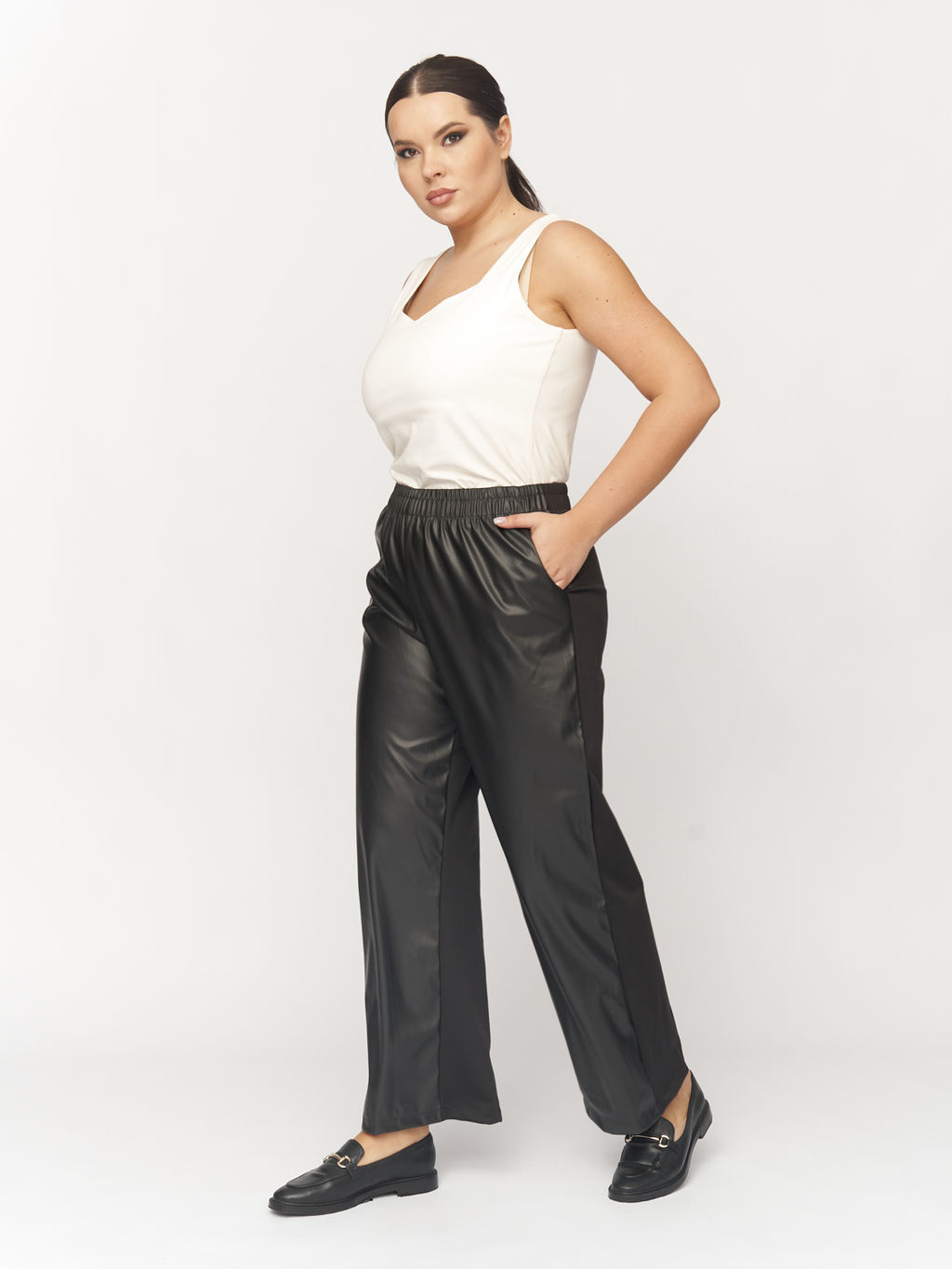 Брюки из эко-кожи BB22034BLK01