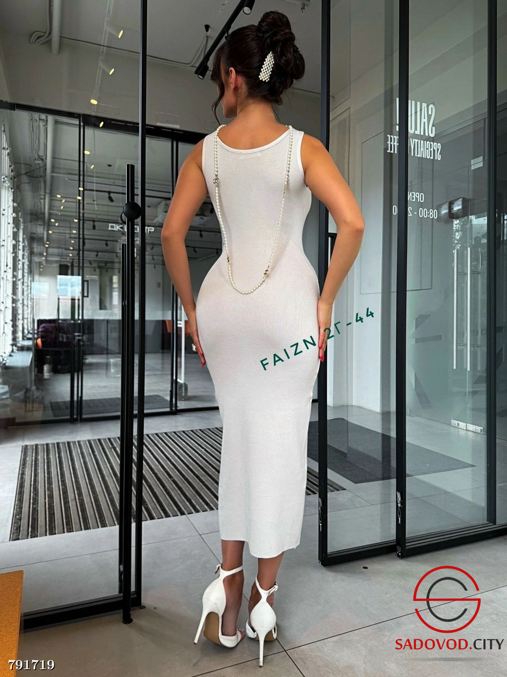 Трикотажное платье с вырезом сзади - Bruno фото 8