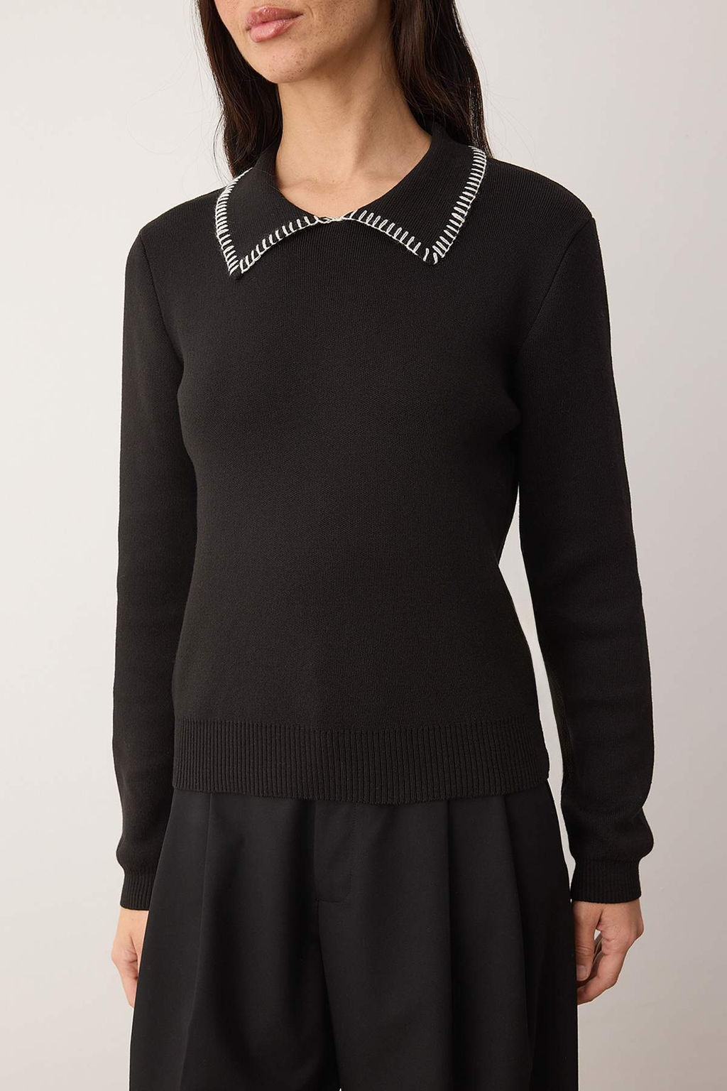 Siyah Pamuk Icerikli Yaka Dikis Detayl? Triko Kazak TWOAW26KZ00204