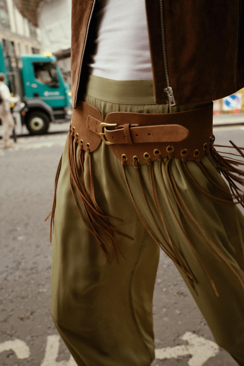 LEATHER FRINGED CUMMERBUND BELT