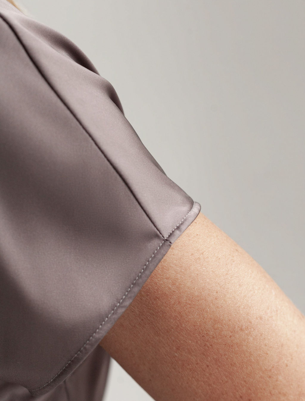 Блузка Vilatte D29.276 сатин кофейный  фото 2