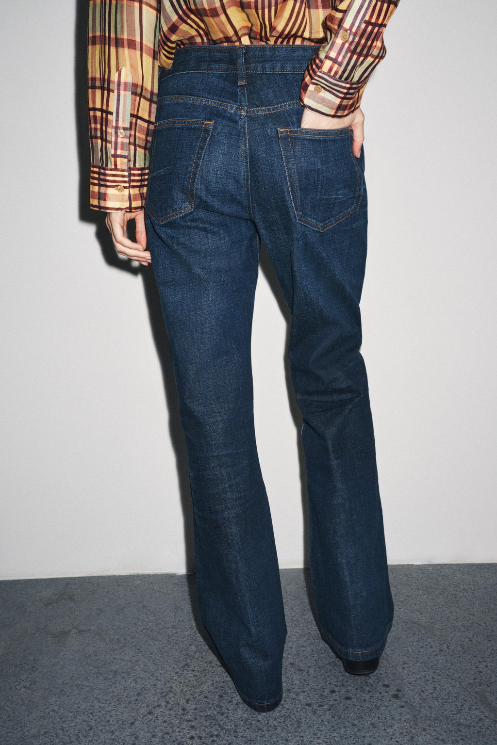 JEANS ZW COLLECTION BOOTCUT LOW-RISE - Zara фото 6