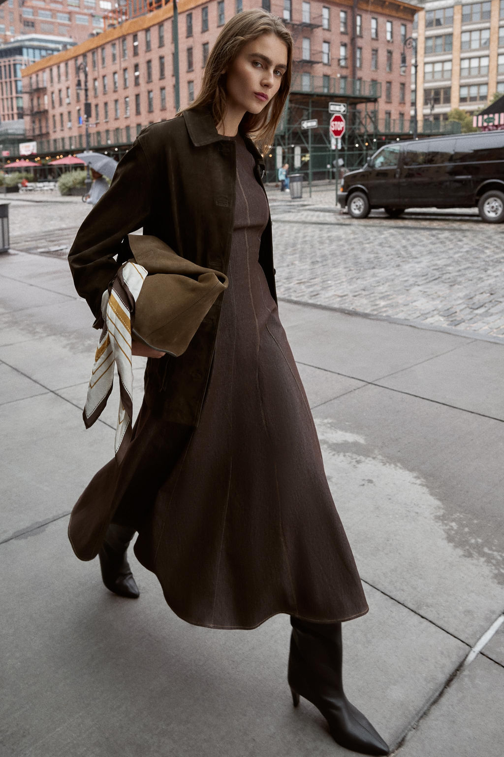 CONTRAST TOPSTITCHING MIDI DRESS