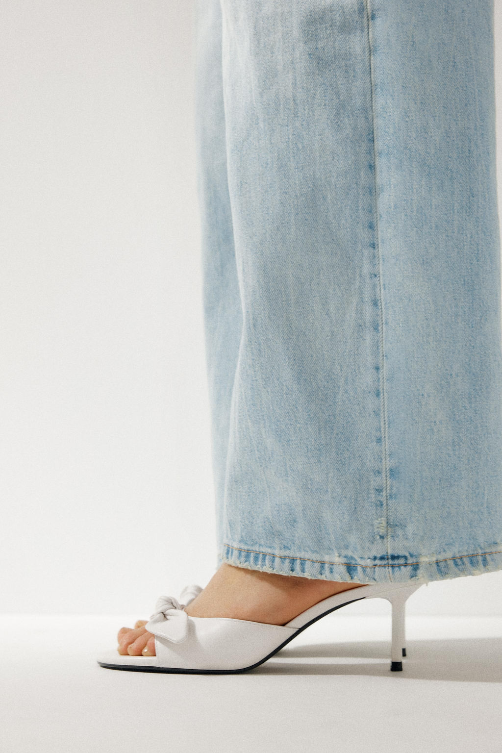 LEATHER BOW HEELED SANDALS - Zara фото 8