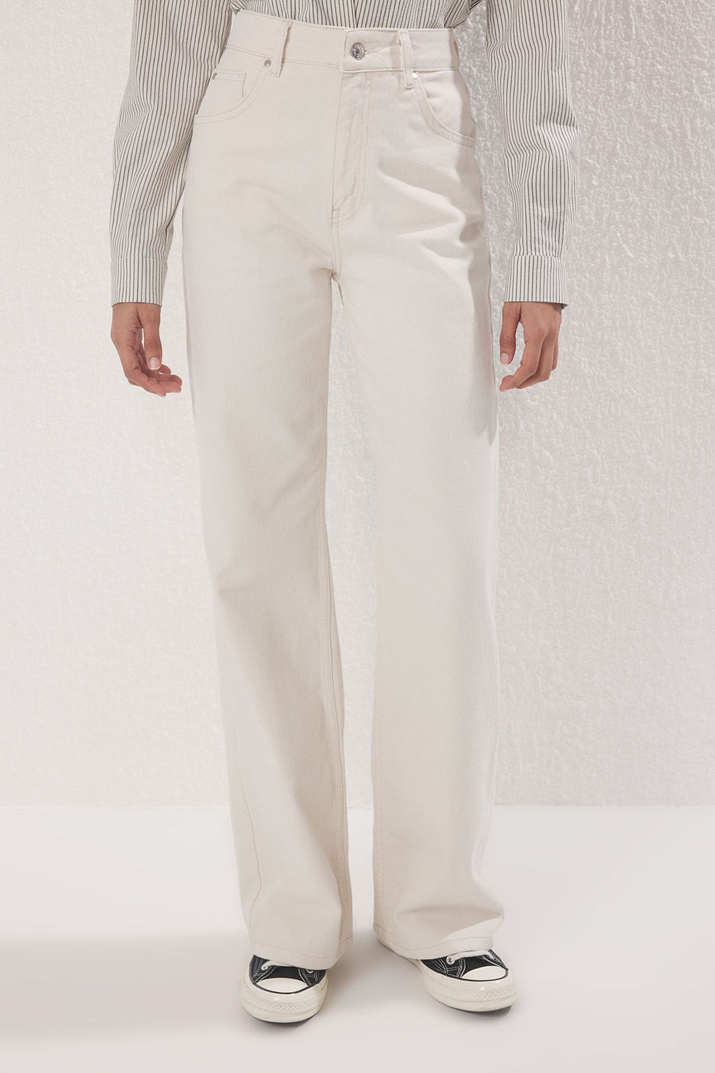 TRENDYOLMILLA Koyu Mavi Soluk Efekt Vintage Yuksek Bel Wide Leg Jeans TWOSS24JE00080 фото 11