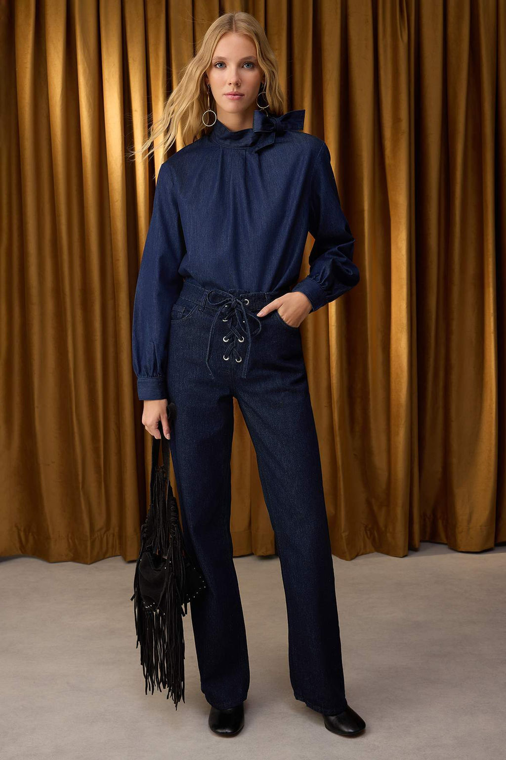 Ozel Koleksiyon Koyu Mavi Yakas? Baglama Detayl? Denim Bluz TWOAW26BZ00089 - Trendyolmilla фото 2