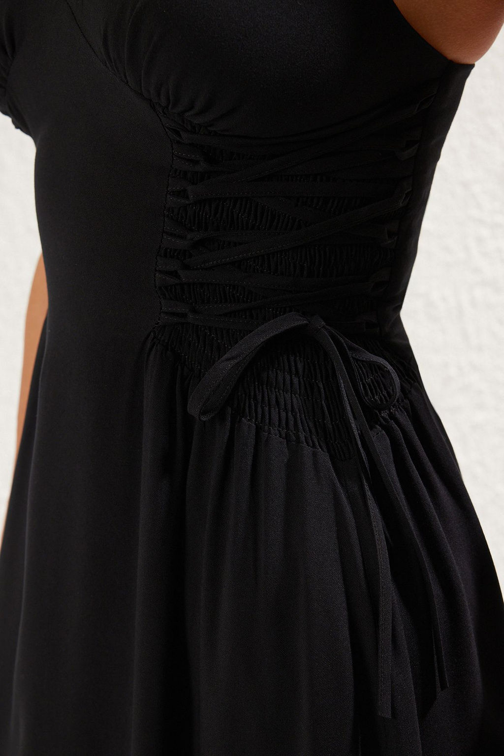 Siyah Dokuma Baglama Detayl? Maxi Plaj Elbise TBESS24EL00098