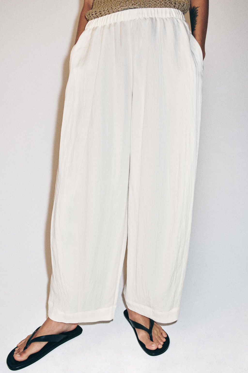 PANTAL?N BARREL FLUIDO ZW COLLECTION / Blanco roto - Zara фото 5