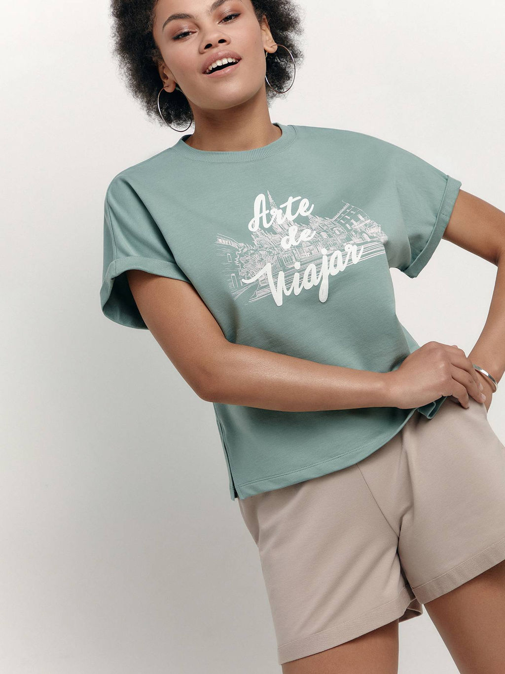 CONTE Oversize-футболка из футера c разрезами по бокам Аrte de viajar LD 1630 green