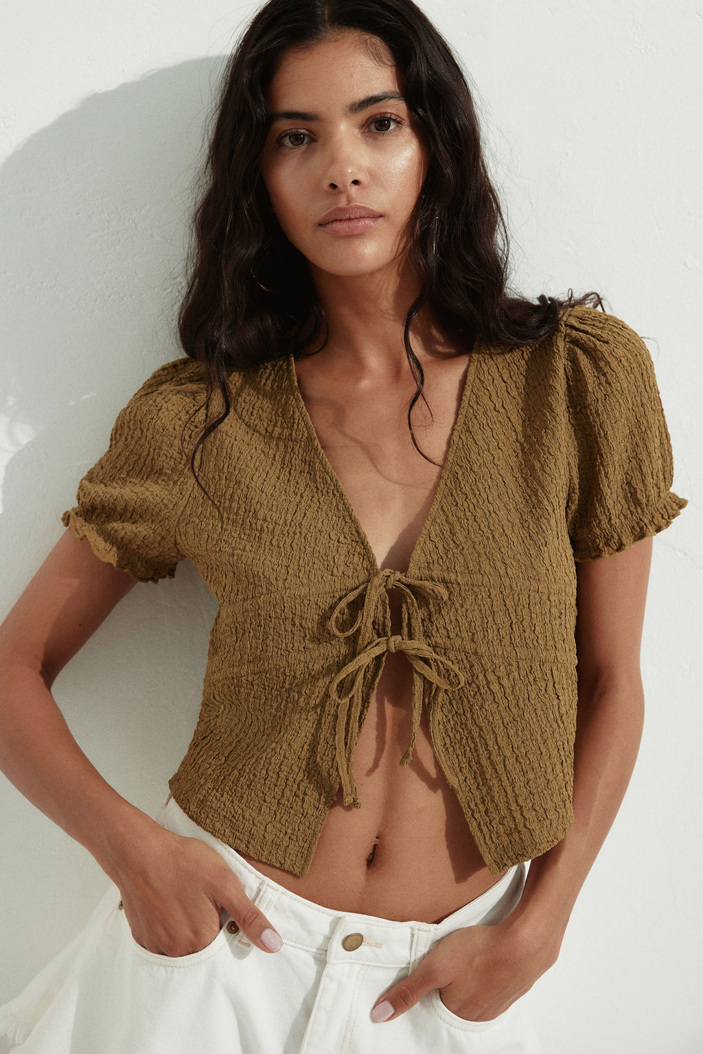 Top arrugado con lazada doble - H&m фото 7