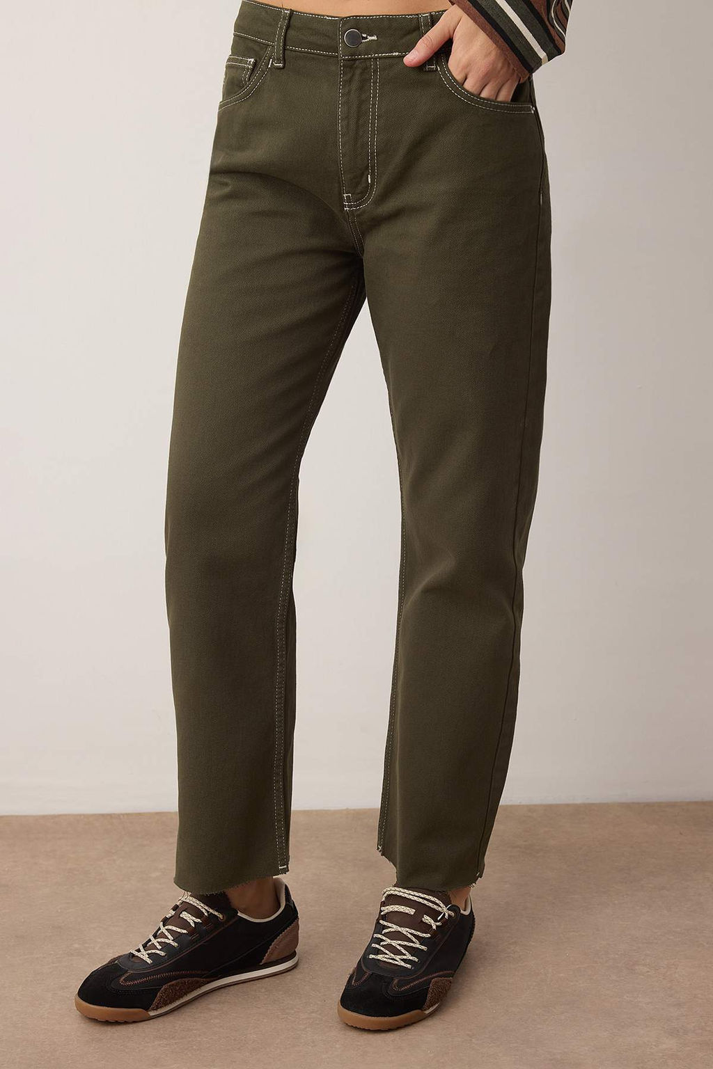 TRENDYOLMILLA Ac?k Mavi Pacas? Kesikli Yuksek Bel Straight Jeans TWOAW25JE00307  фото 21