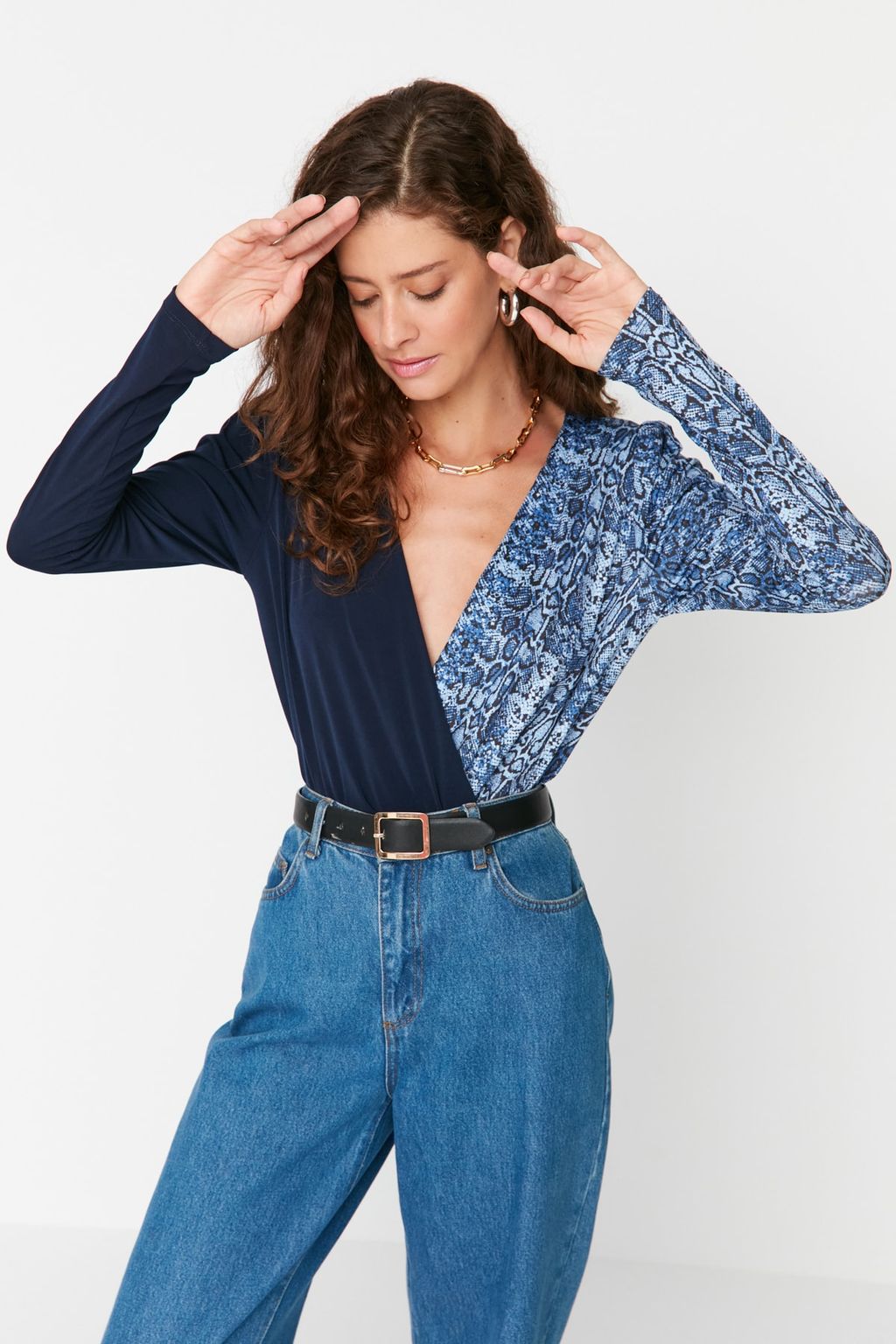 TRENDYOLMILLA Siyah Renk Bloklu Animal Desenli Kruvaze Yaka Esnek C?tc?tl? Orme Body TWOAW21BD0012 фото 4