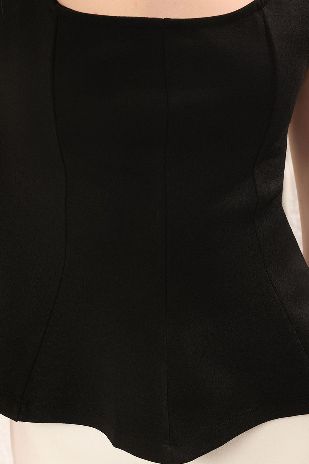 Siyah Kal?n Ask?l? Havuz Yaka Belden Oturmal? Peplum Orme Bluz TWOSS25BZ00526