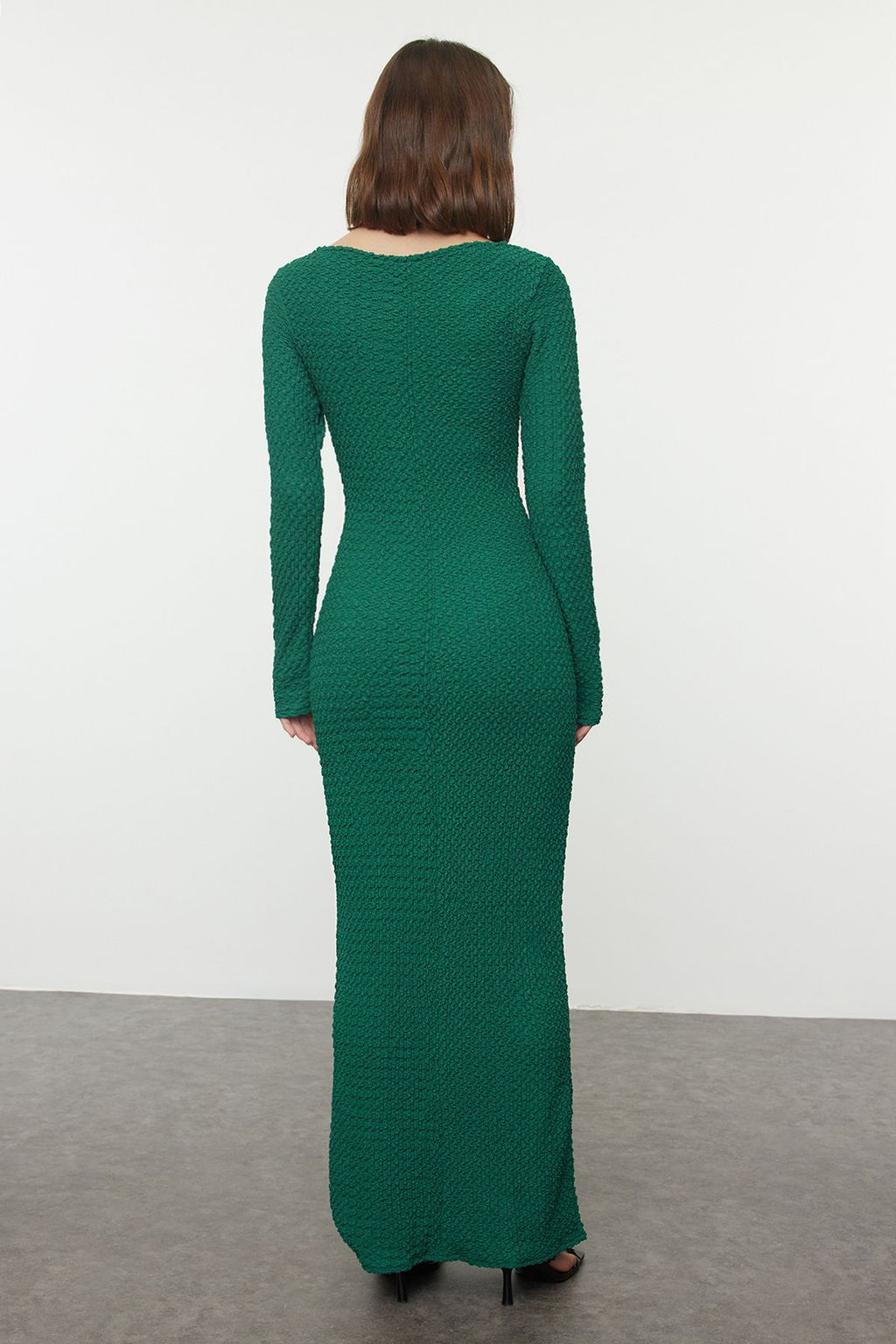 TRENDYOLMILLA Bordo Duz Dokulu Fitted/Vucuda Oturan Maxi Orme Elbise TWOAW25EL00097  фото 8