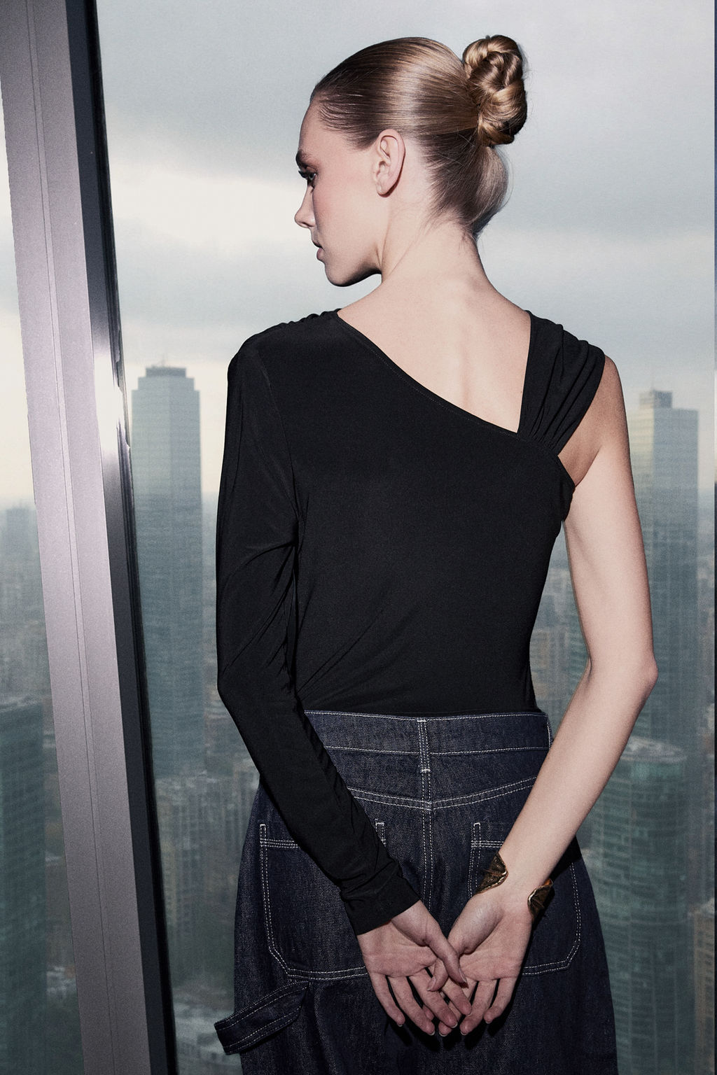 Siyah Aksesuar Detayl? Asimetrik Yaka Orme Party Body TPRSS26BD00001