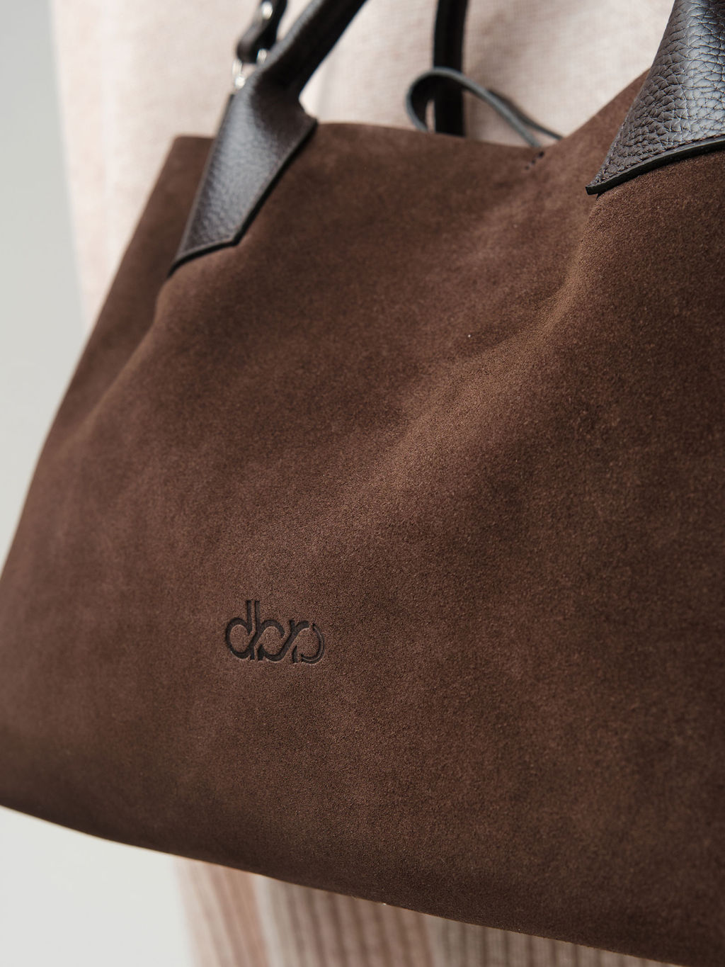 Замшевая сумка Iris DBR 31372 черный каштан  фото 12