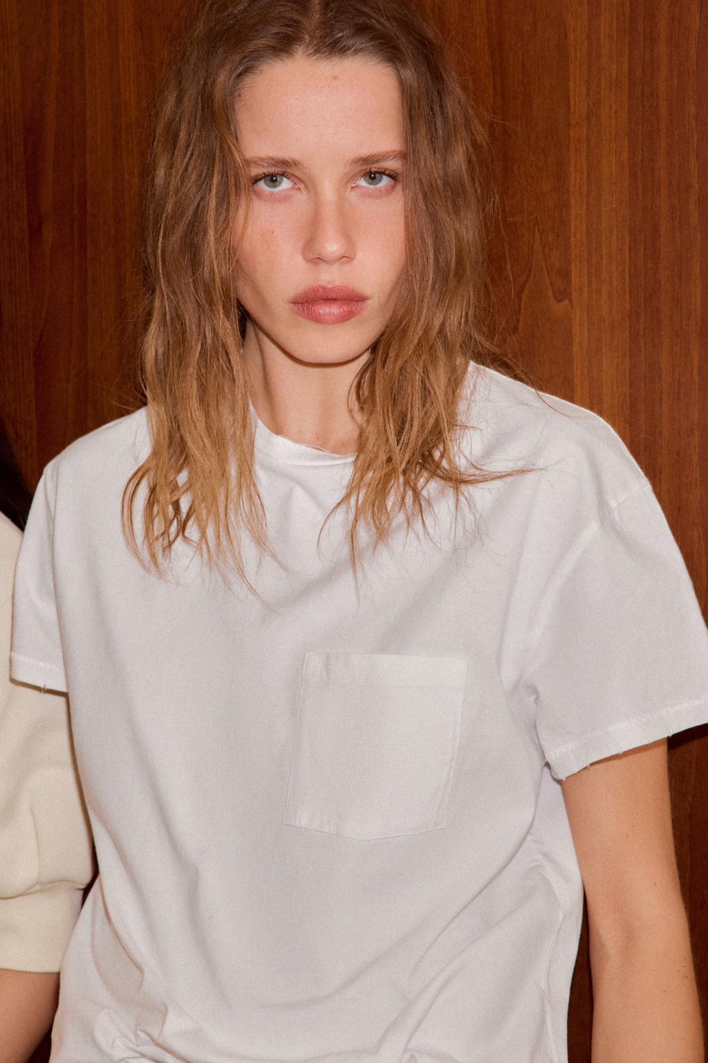 CAMISETA OVERSIZE BOLSILLO / Blanco - Zara фото 4