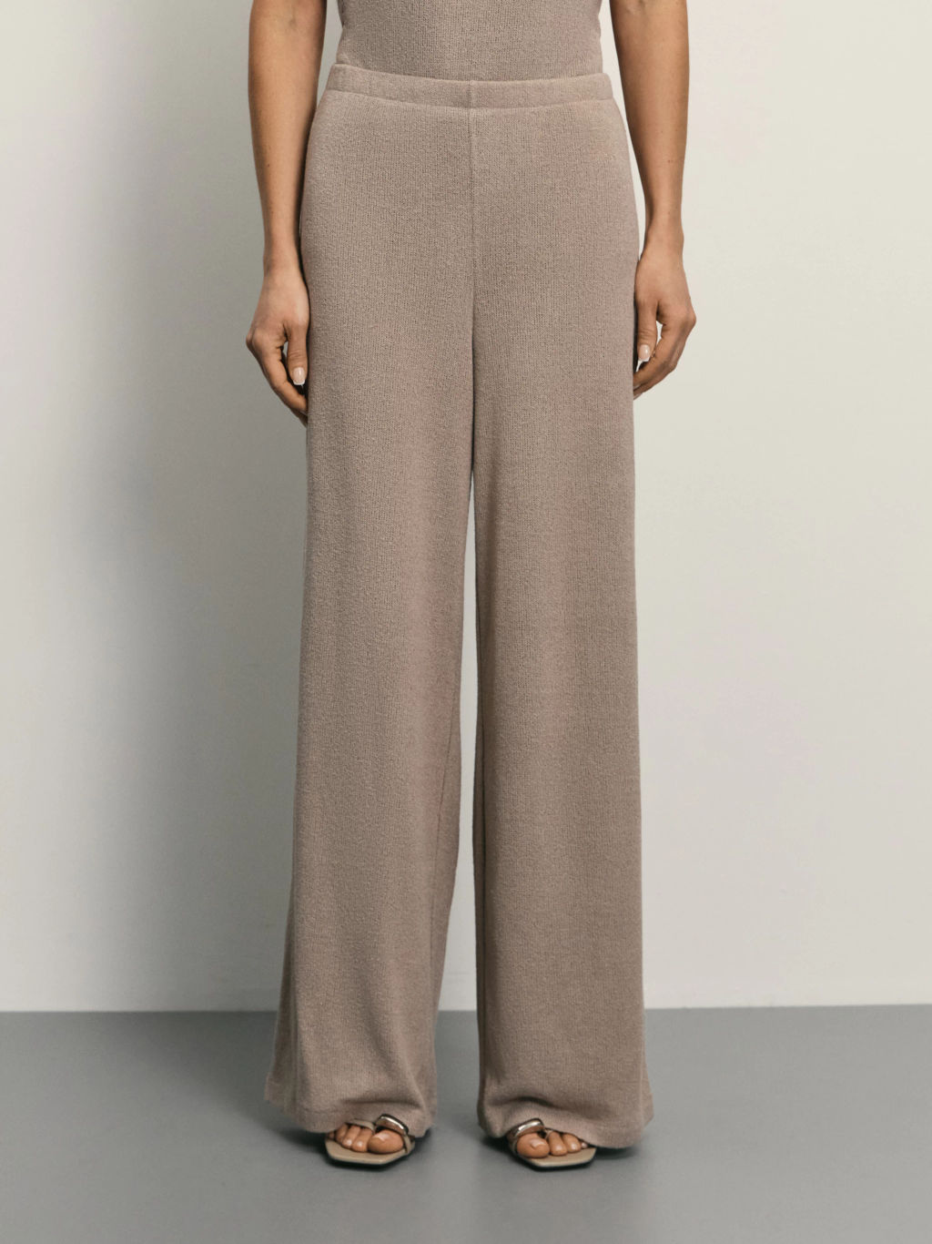 Широкие брюки из фактурной ткани / Zarina  фото 2