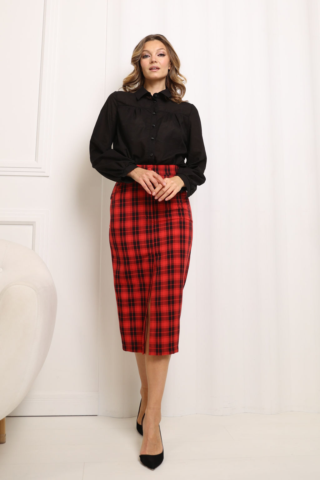 Юбка прямая с разрезом по переду