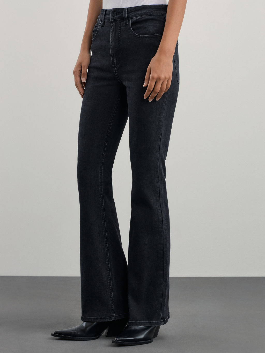 Джинсы bootcut с высокой посадкой / Zarina  фото 3