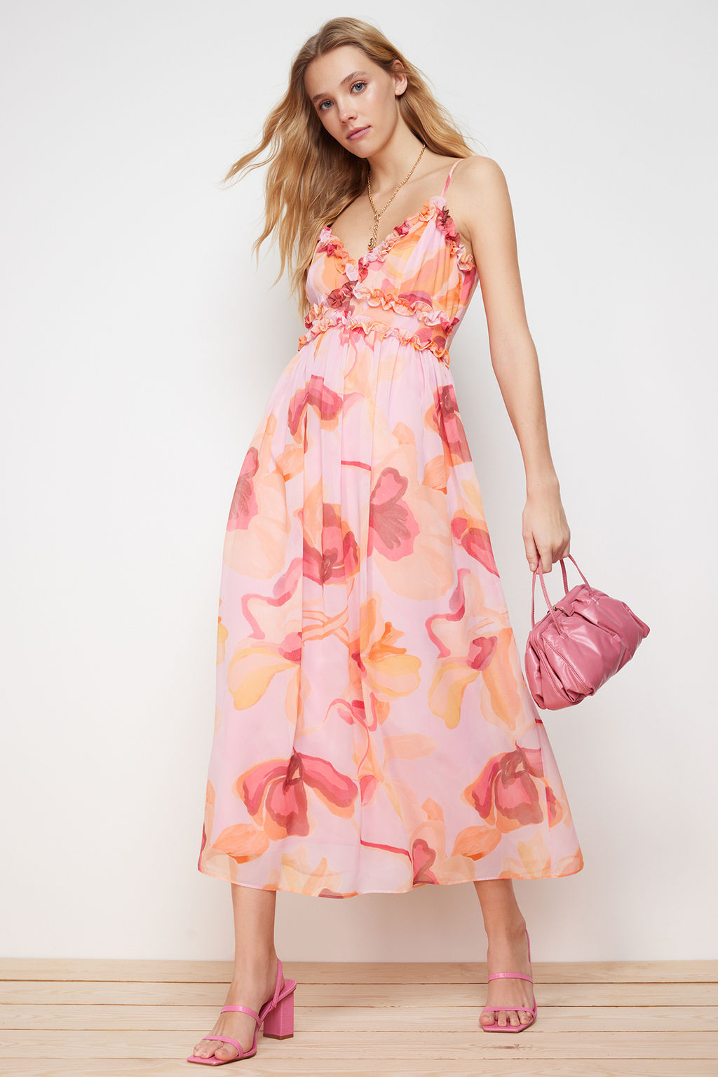 TRENDYOLMILLA Ekru Cicek Desenli A-Kesim F?rf?r Detayl? Astarl? Sifon Maxi Dokuma Elbise TWOSS23EL02013 фото 18