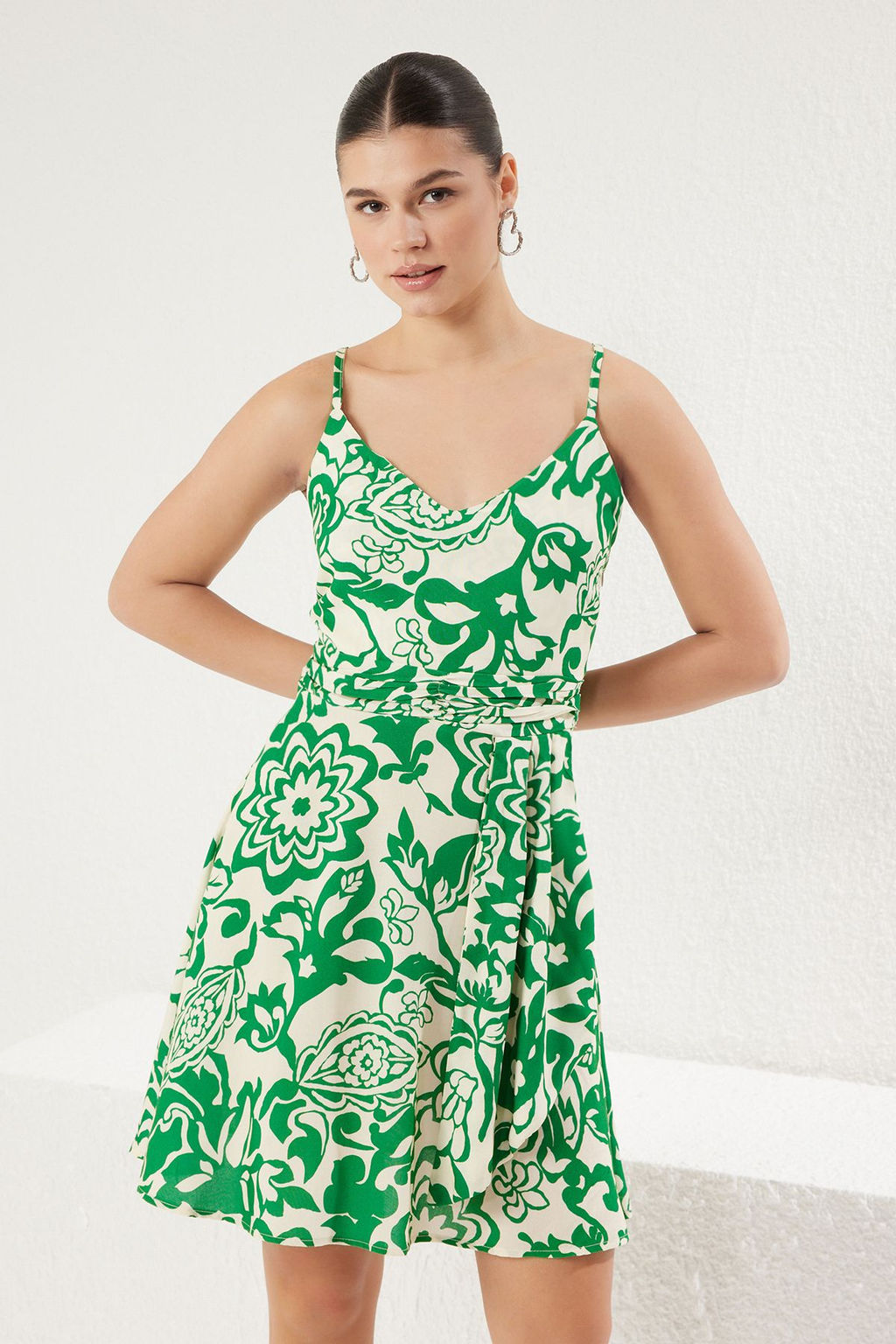 Yesil Cicek Desenli V Yaka Viskon Astarl? Mini Dokuma Elbise TWOSS25EL00123 - Trendyolmilla фото 2