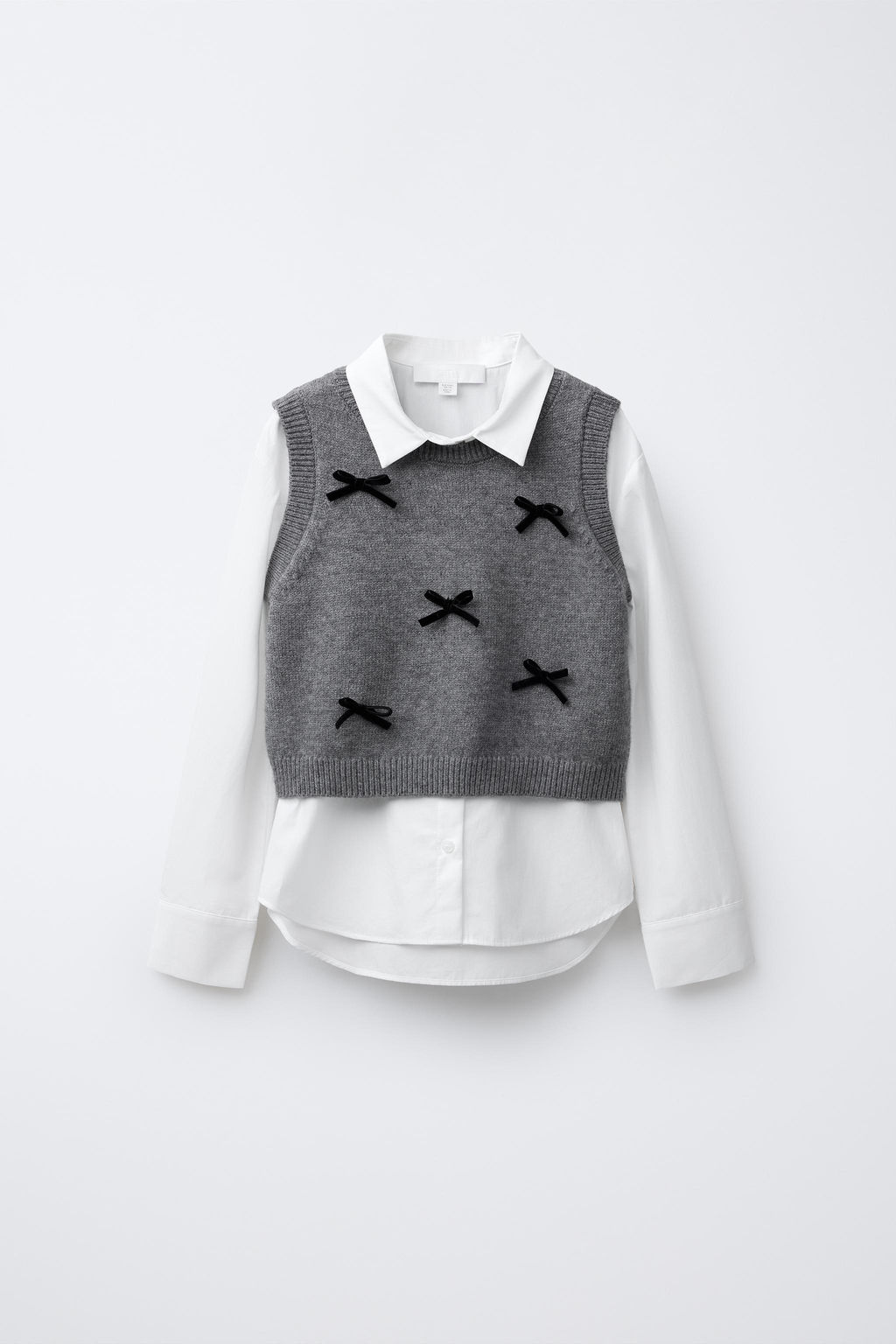 POPLIN SHIRT WITH KNITTED WAISTCOAT AND VELVET BOWS