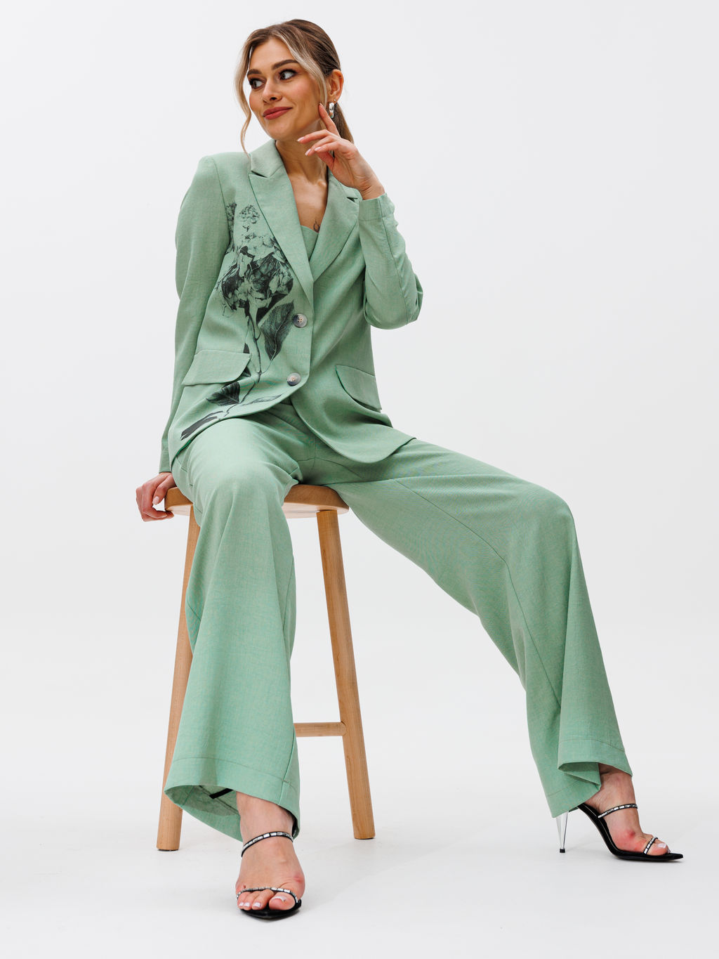 Костюм из жакета, топа и брюк. - Gizart фото 19