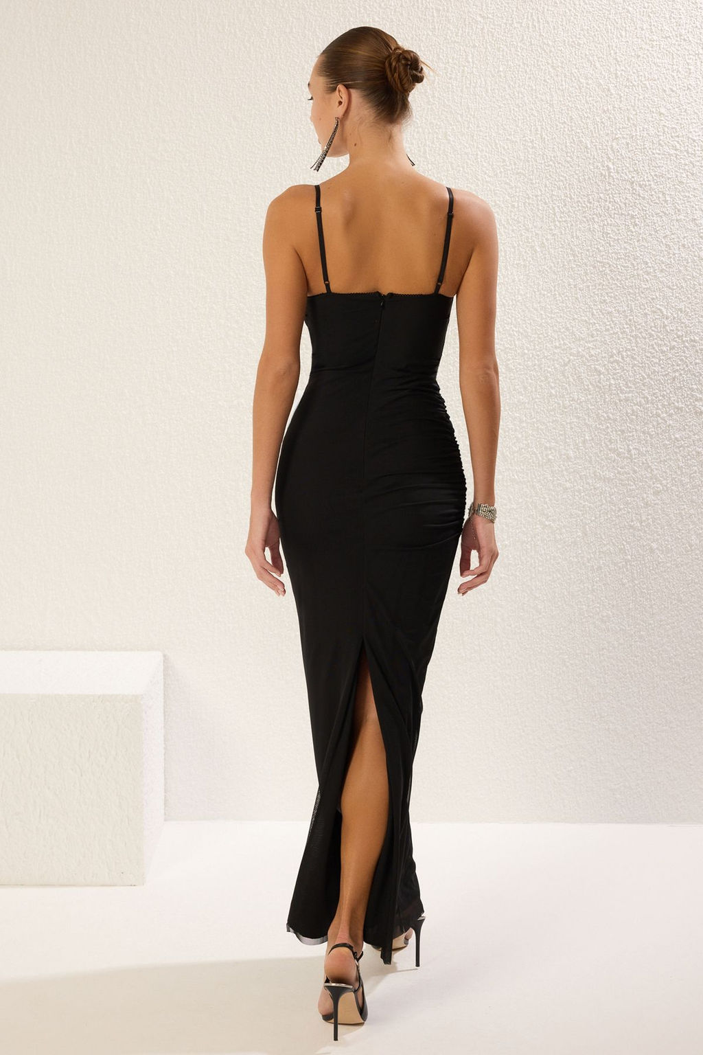 TRENDYOLMILLA Siyah Tul Orme Midi S?k Abiye & Mezuniyet Elbise TPRSS25AE00114  фото 5