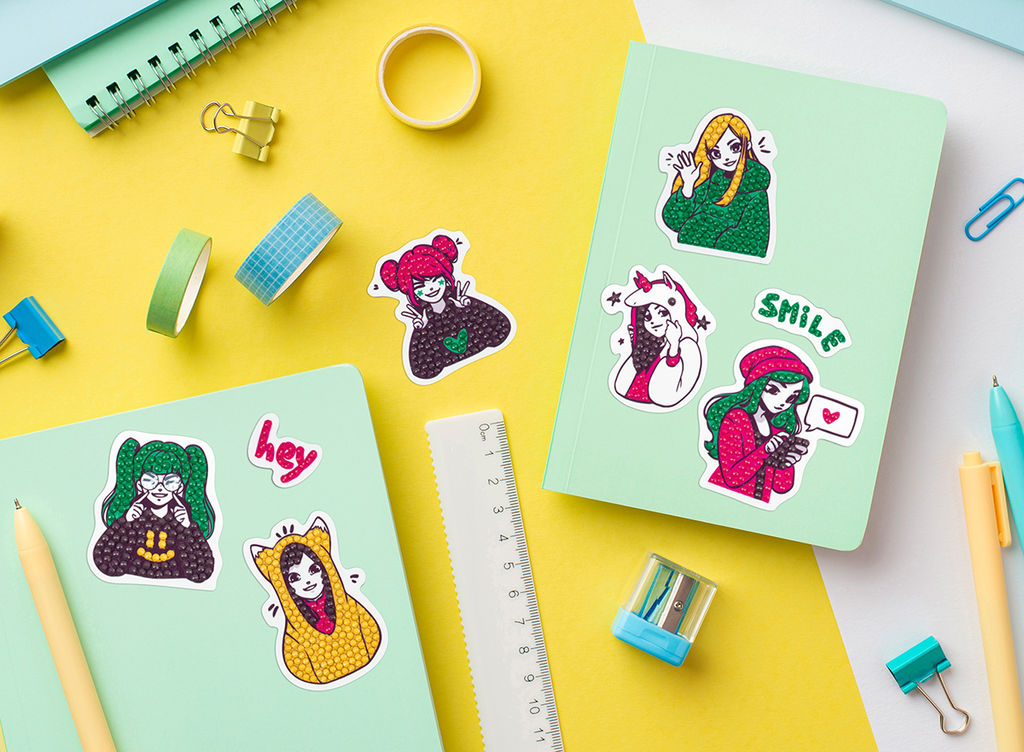 Кристальная (алмазная) мозаика ФРЕЯ ALVN-141 наклейки Яркие девочки 19.5 х 14 см