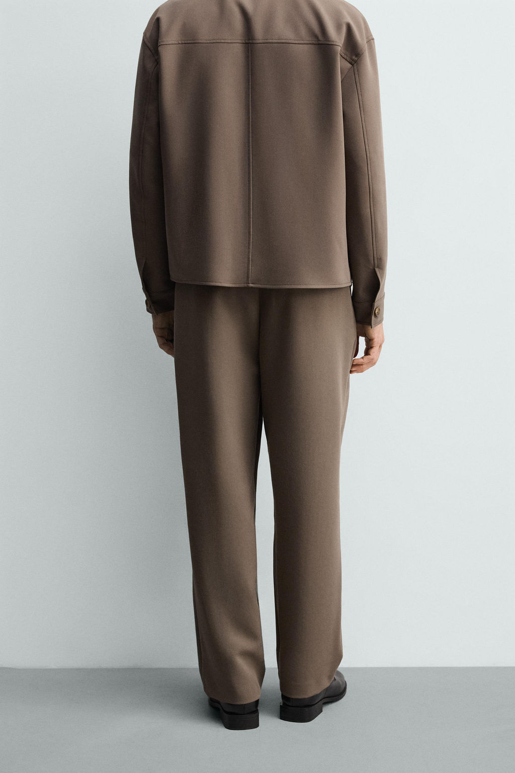 PANTAL?N RELAXED FIT PLIEGUES / Marr?n / Topo - Zara фото 3