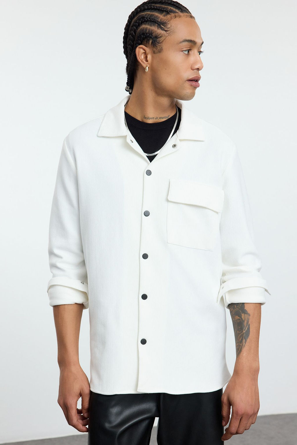 TRENDYOL MAN Siyah Regular Fit Tek Cepli C?t C?t Kapamal? Orme Rahat Konforlu Esnek Kumas Gomlek TMNAW24GO00030 - Trendyolmilla фото 2
