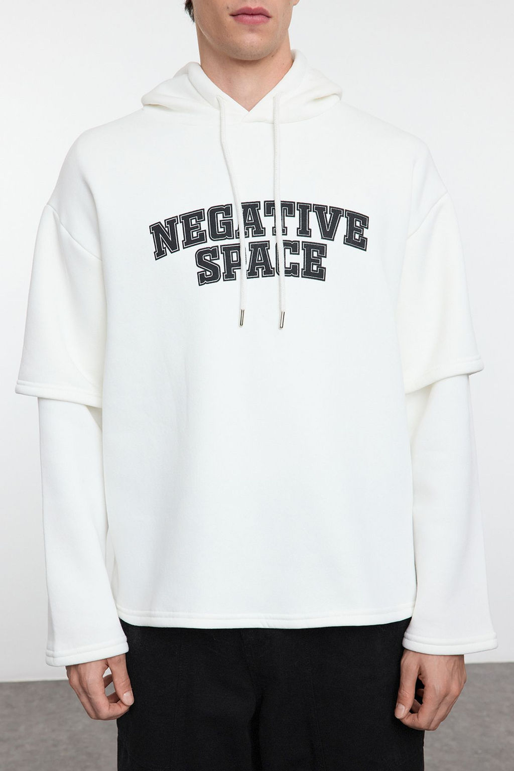 Ekru Oversize/Genis Kesim Cift Kol Yaz? Bask?l? Kapusonlu Sweatshirt TMNAW25SW00174 - Trendyolmilla фото 3