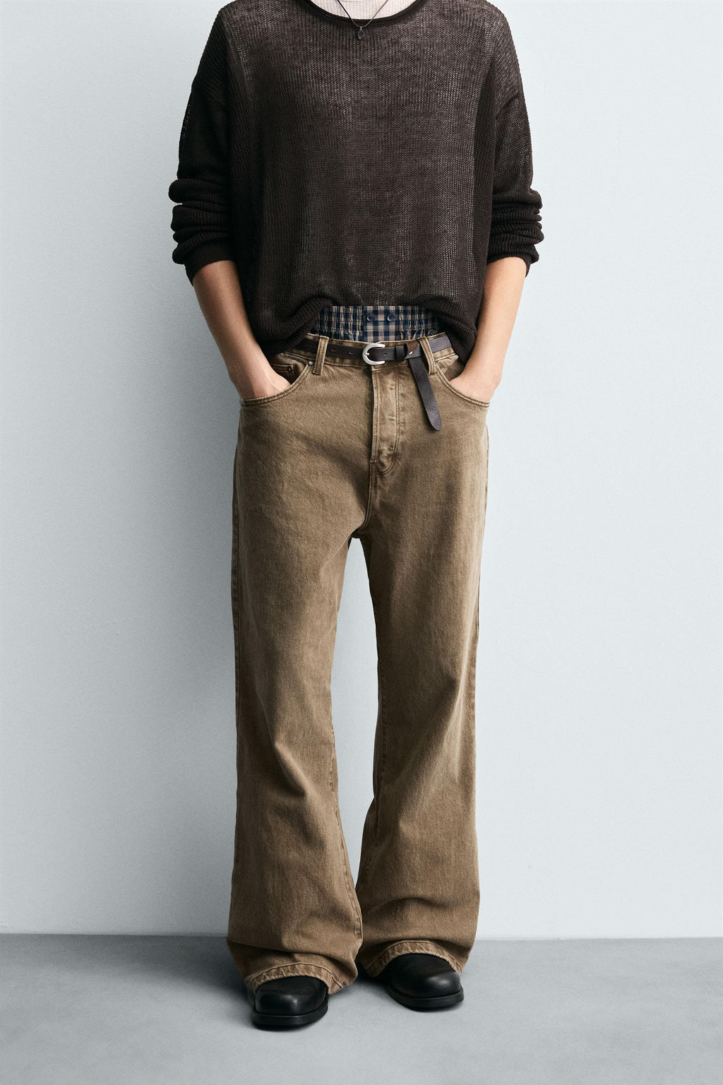 RELAXED FLARE FIT JEANS
