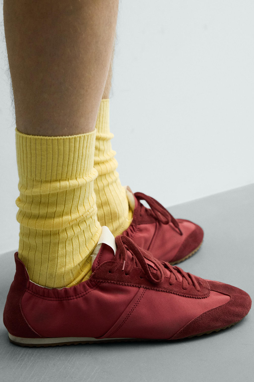 ZAPATILLA ESTILO RETRO / Rojo