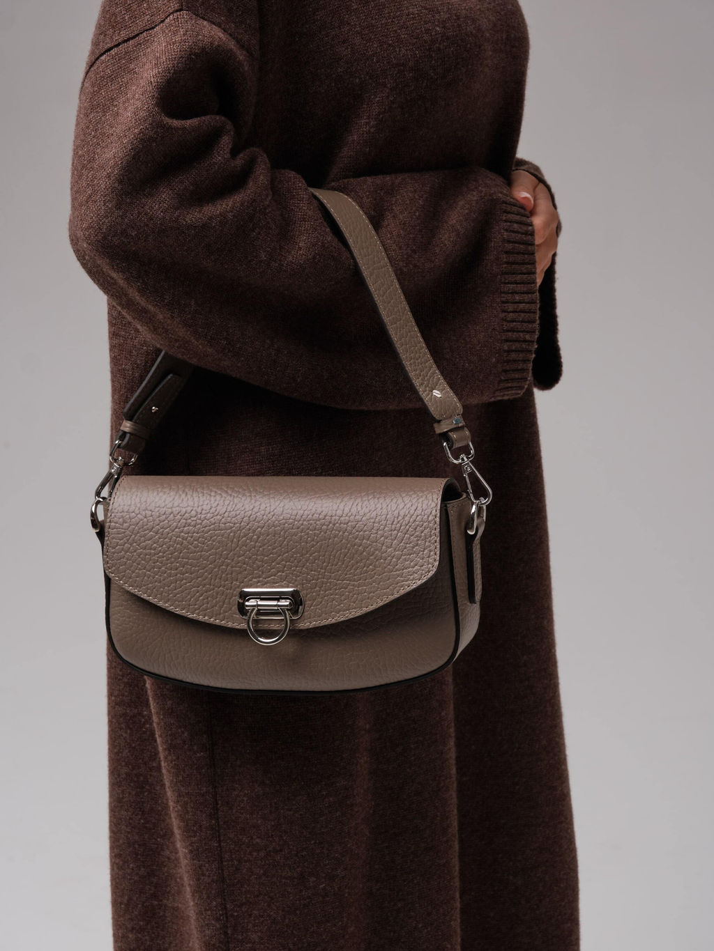 Кожаная сумка Azaro 31049 тауп соло