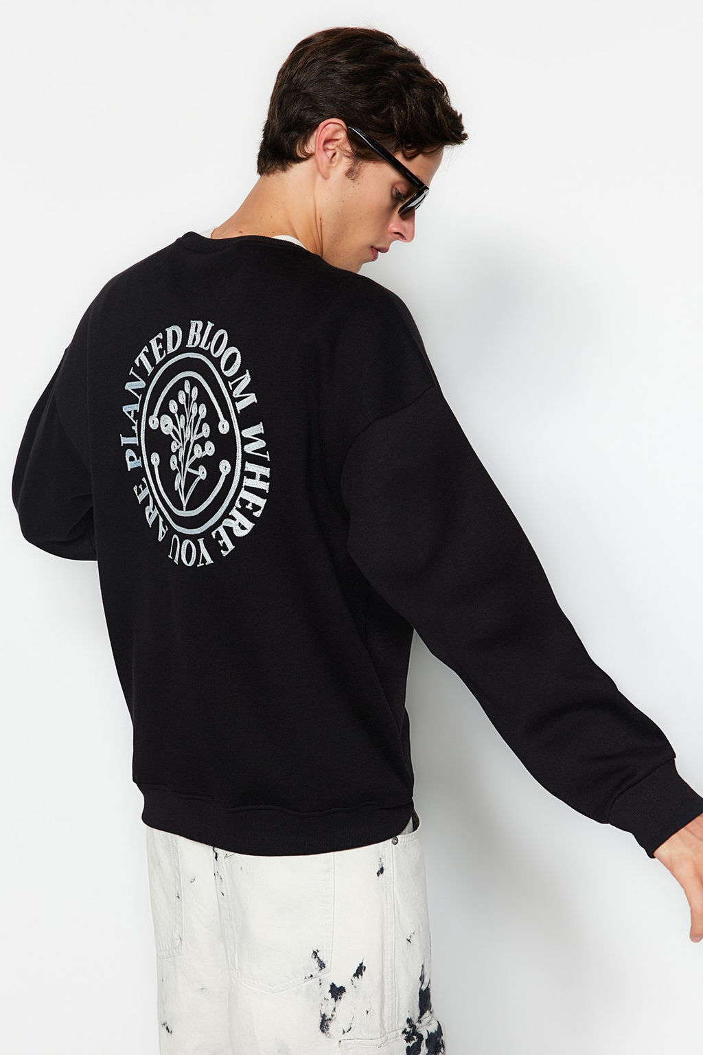 Siyah Oversize/Genis Kesim Cicek Nak?sl? Ici Polar/S?cak Tutan Sweatshirt TMNAW24SW00012