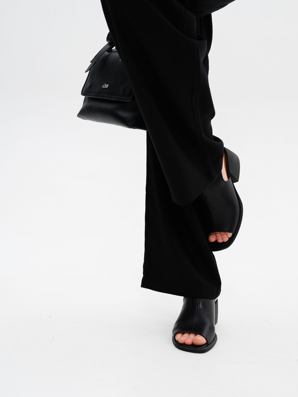 Босоножки 4013.23663bl.Черный