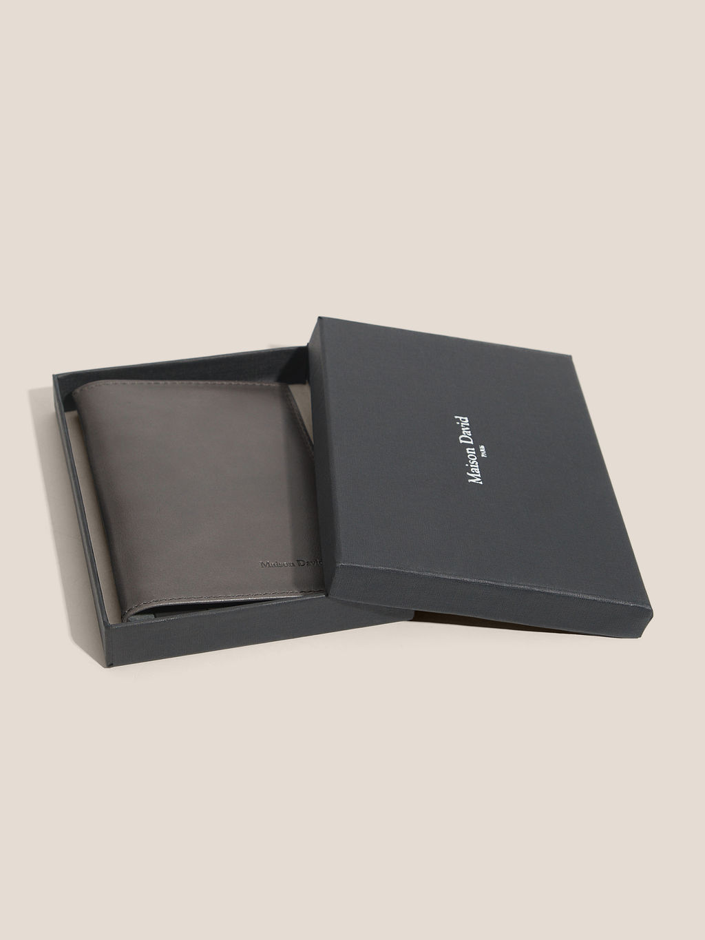 Обложка для паспорта MAISON DAVID PASSPORT COVER Артикул 4863642, серо-коричневый