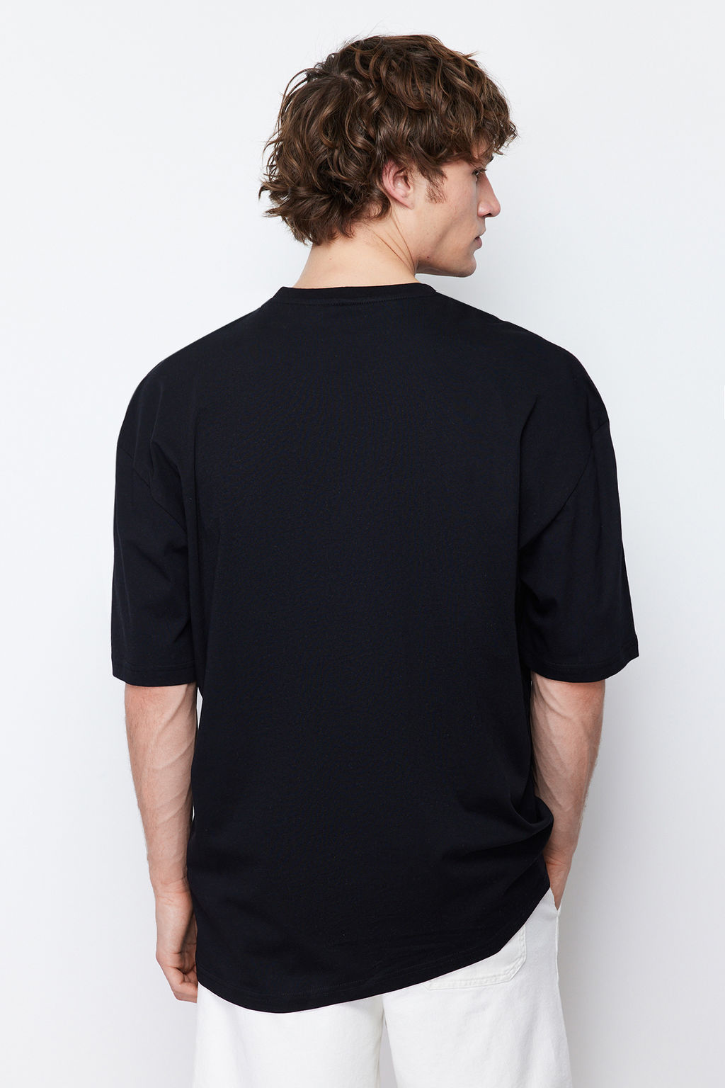 TRENDYOL MAN Oversize/Genis Kesim K?sa Kollu Sehir Bask?l? %100 Pamuklu T-Shirt TMNSS20TS1102 - Trendyolmilla фото 37