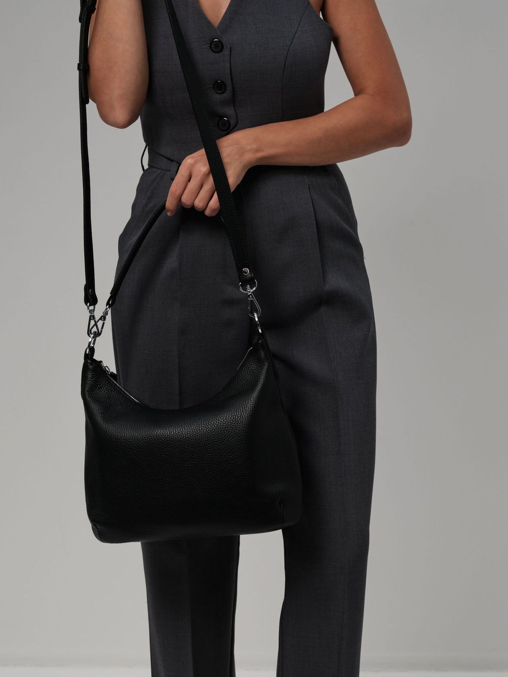 Сумка кожаная на плечо Azaro 3405 черная