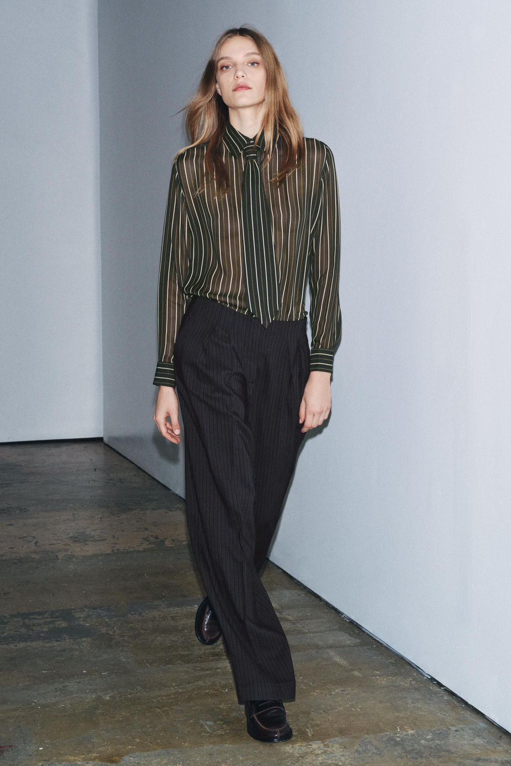 ZW COLLECTION STRIPED FLOWING SHIRT WITH TIE