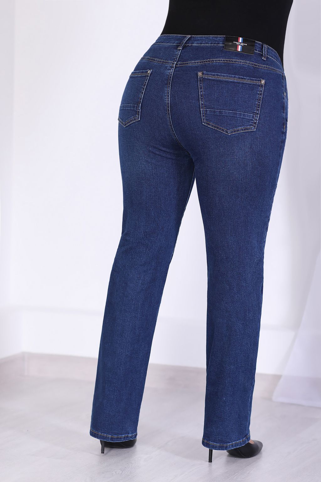 Джинсы синие женские прямые больших размеров - Almond фото 7