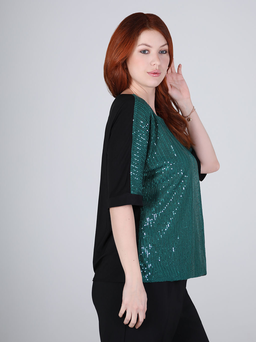 Нарядная зеленая блузка плюс сайз