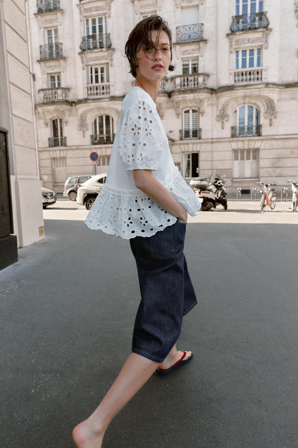 CAMISETA MANGA CORTA BORDADOS / Blanco - Zara фото 4