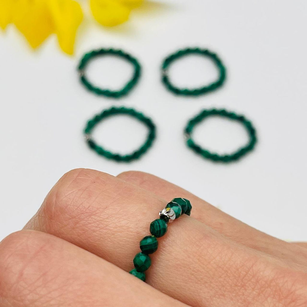 Кольцо на резинке из Малахита 15 р.