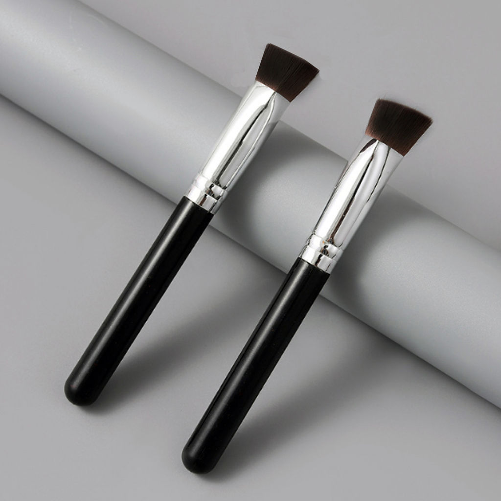 Kristaller Профессиональная треугольная кисть для макияжа средняя / Beauty Brush, черный